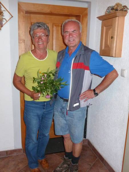 n_10 Traudi in Geburtstags Naehe.jpg